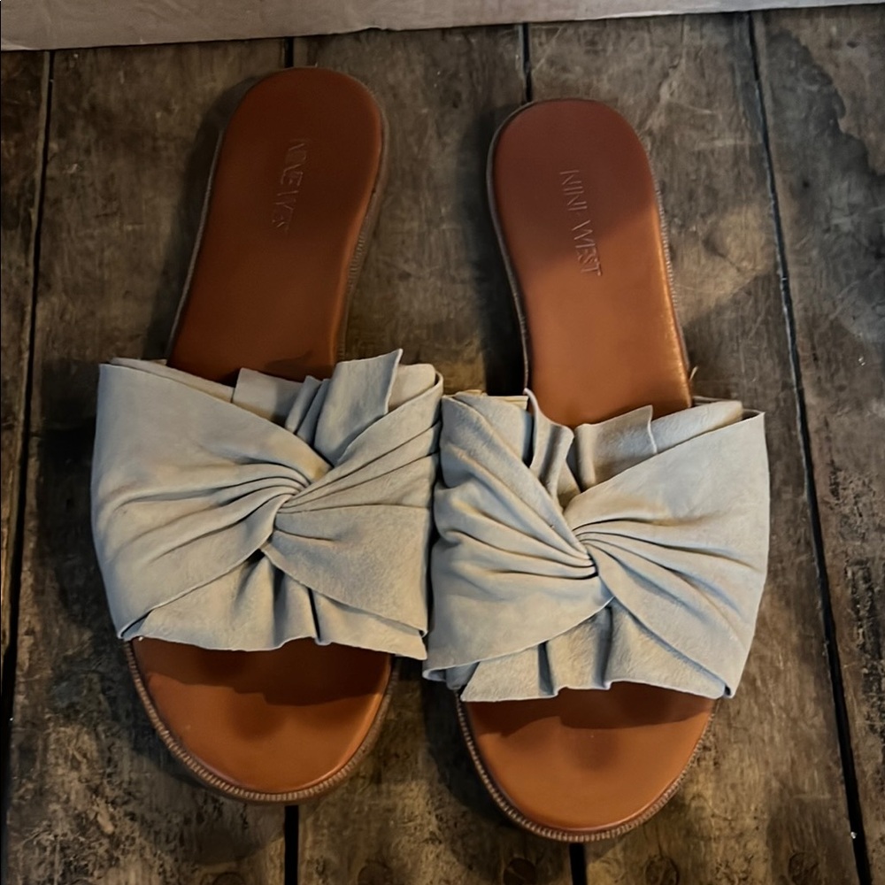 Nine West Women's Light Gray Knotted Slide Sandals